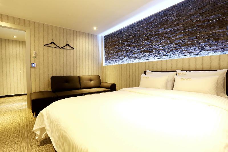 Suwon Galleria Hotel image