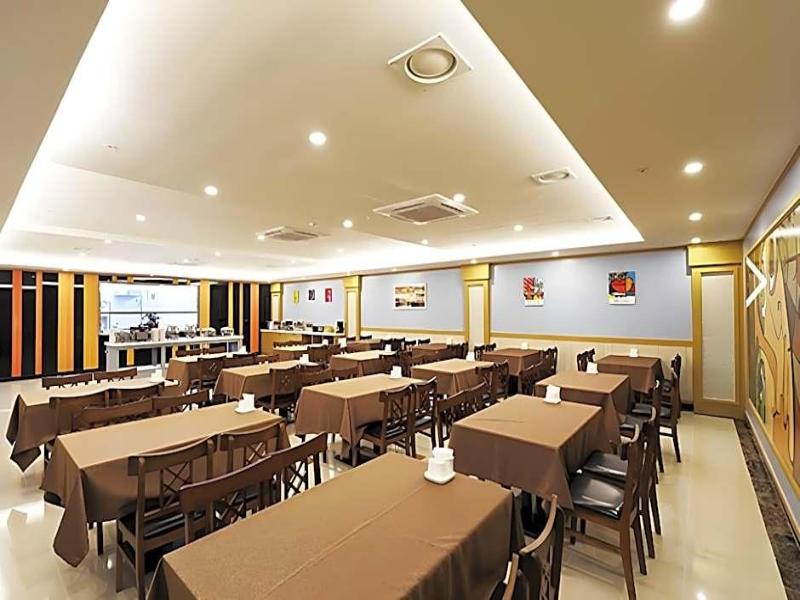 Hotel Golden Hill image