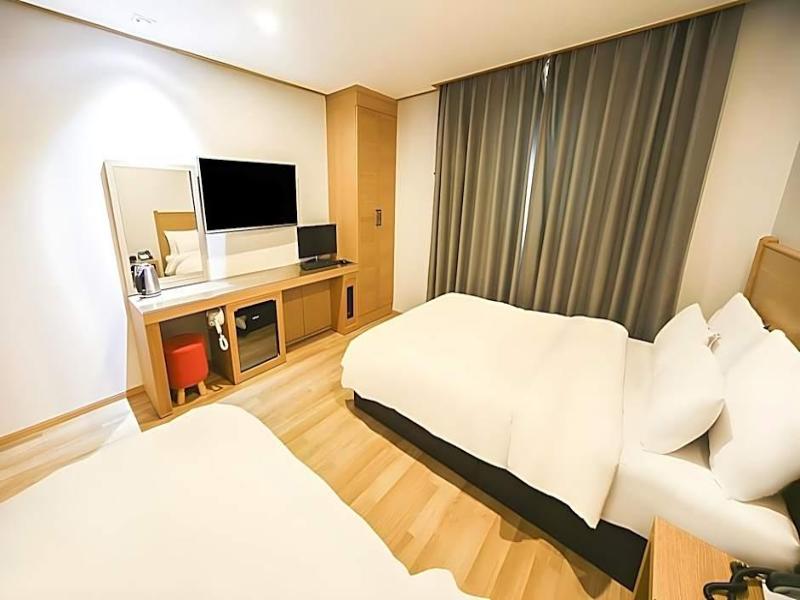 Hotel Golden Hill image