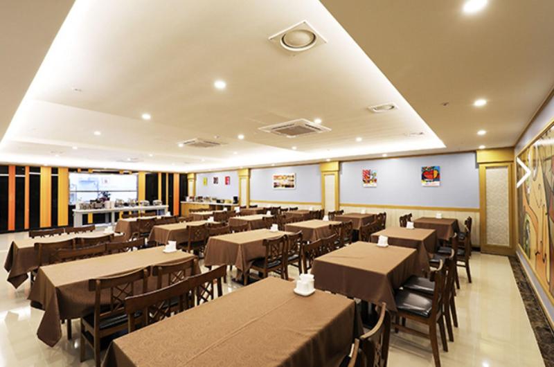 Hotel Golden Hill image