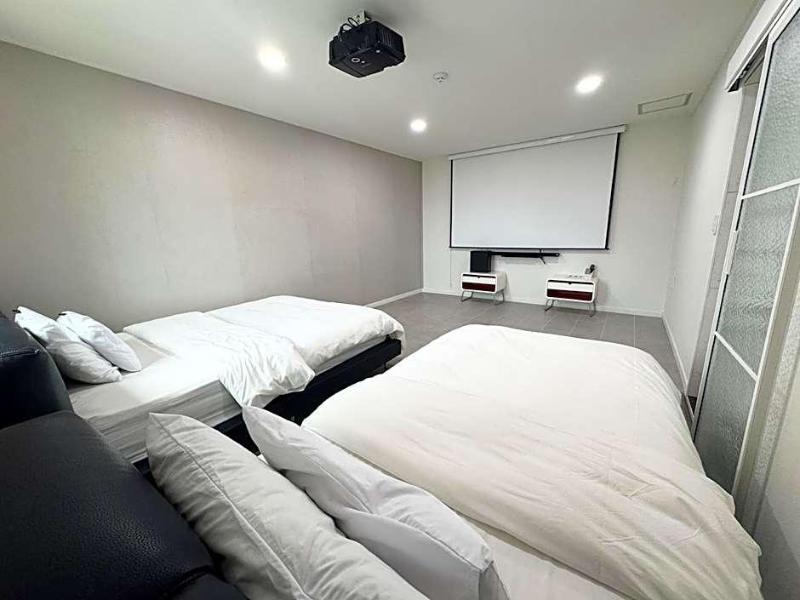 Hotel Golden Hill image