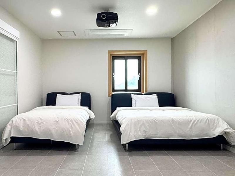 Hotel Golden Hill image