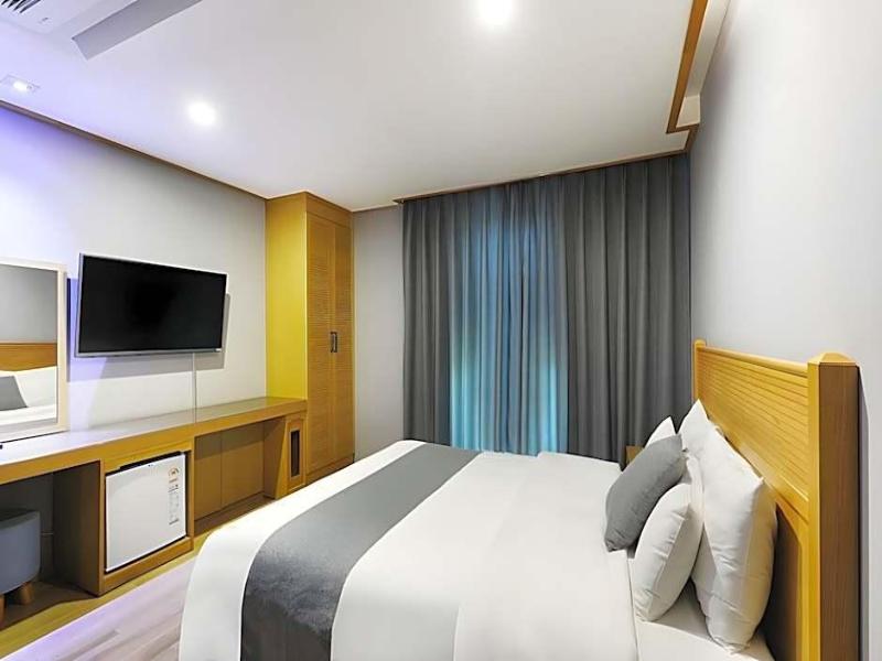 Hotel Golden Hill image