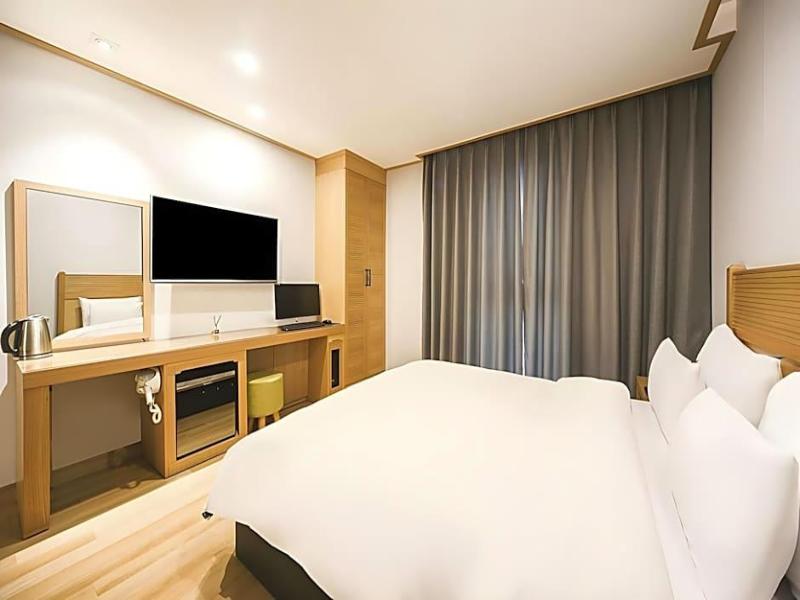 Hotel Golden Hill image