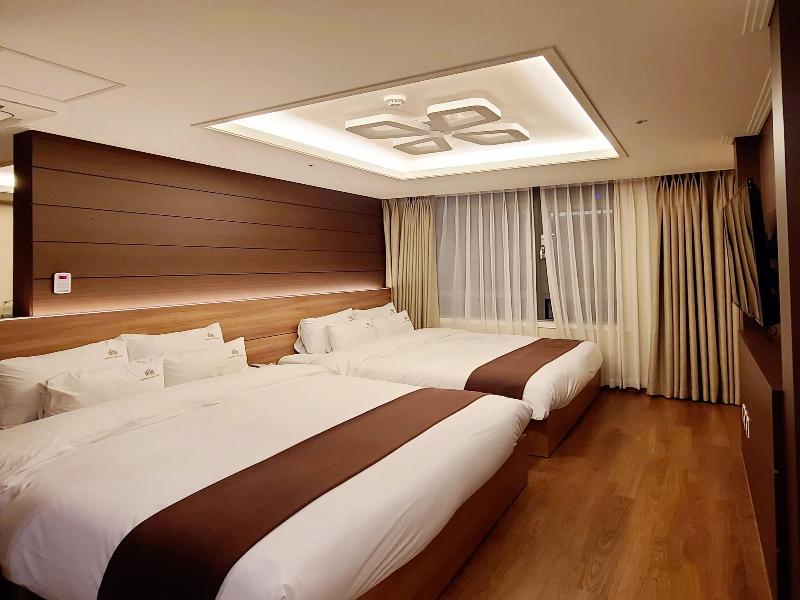 Centralpark Hotel Busan image