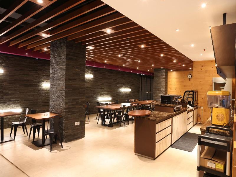 Grand Citihub Hotel @Kajoetangan image