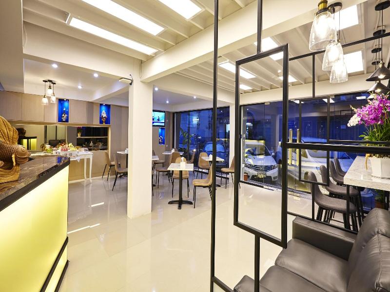 Le Bonheur Poshtel image