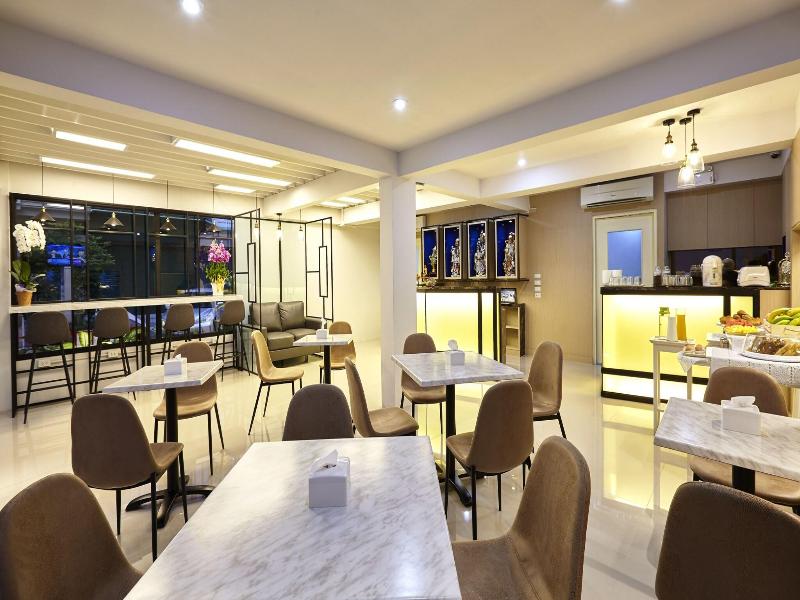 Le Bonheur Poshtel image