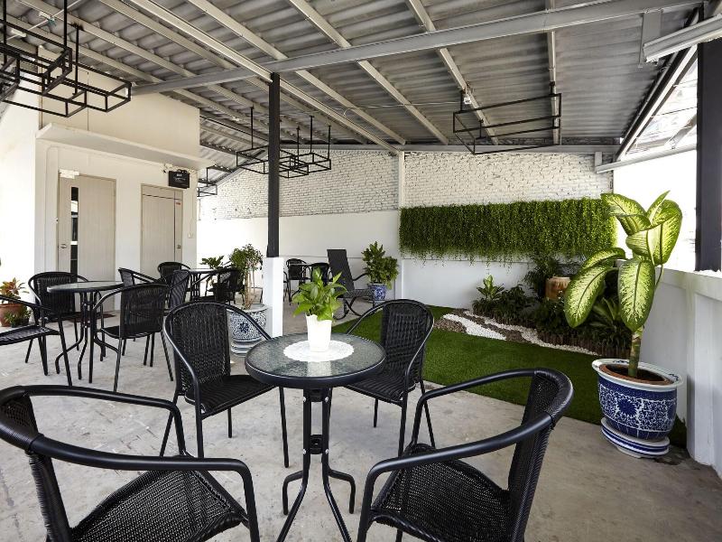 Le Bonheur Poshtel image