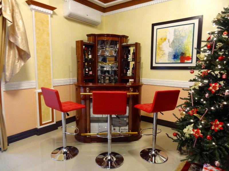 The Executive Villa Inn Suites image