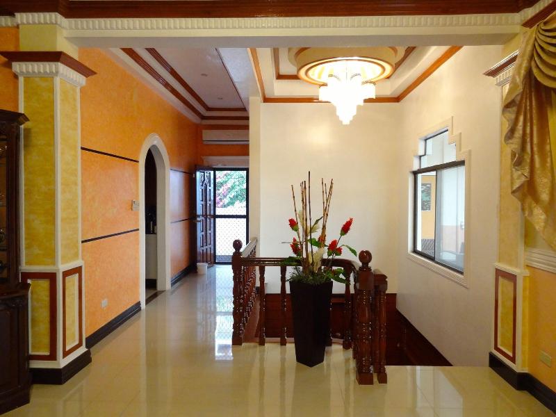 The Executive Villa Inn Suites image