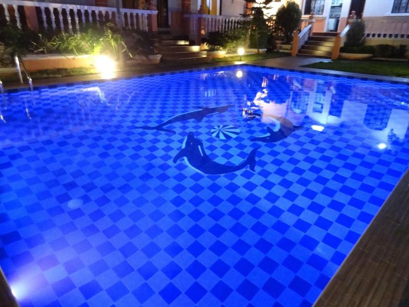 The Executive Villa Inn Suites image