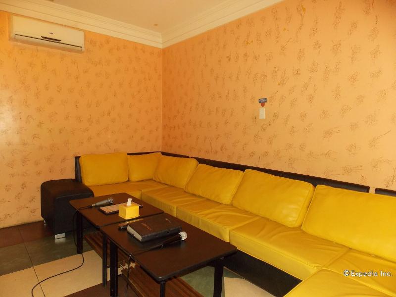 MO2 Westown Hotel Mandalagan image