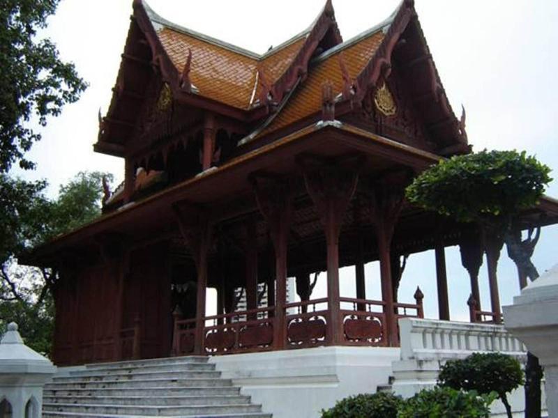 Rambuttri House image