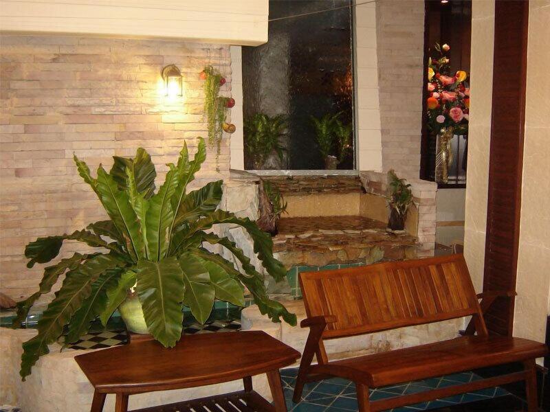 Rambuttri House image