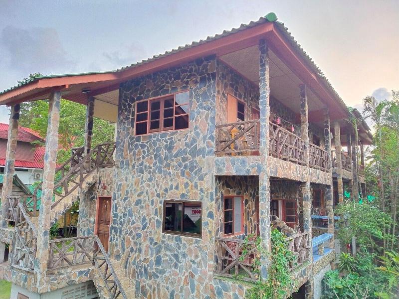 Koh Chang Hut Hotel image