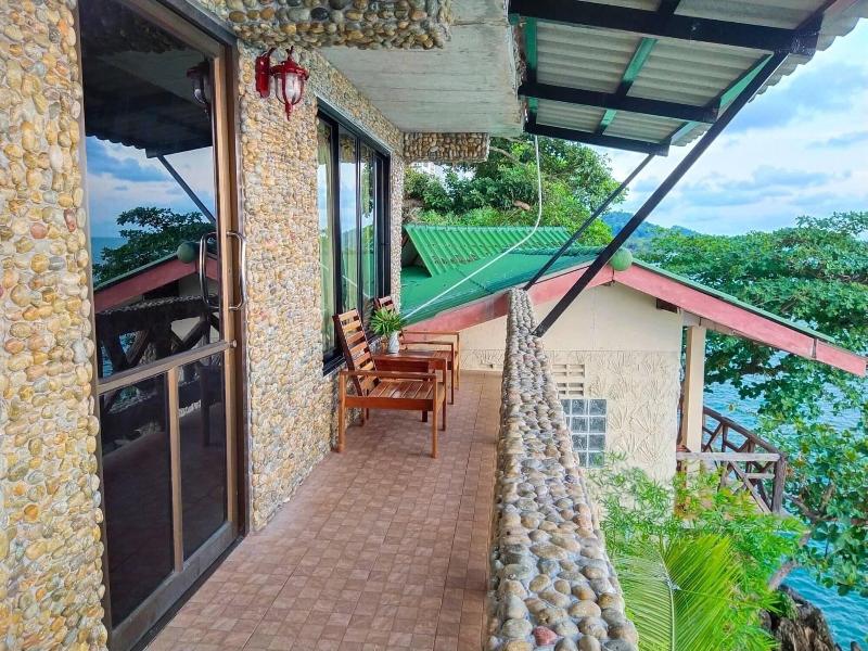 Koh Chang Hut Hotel image