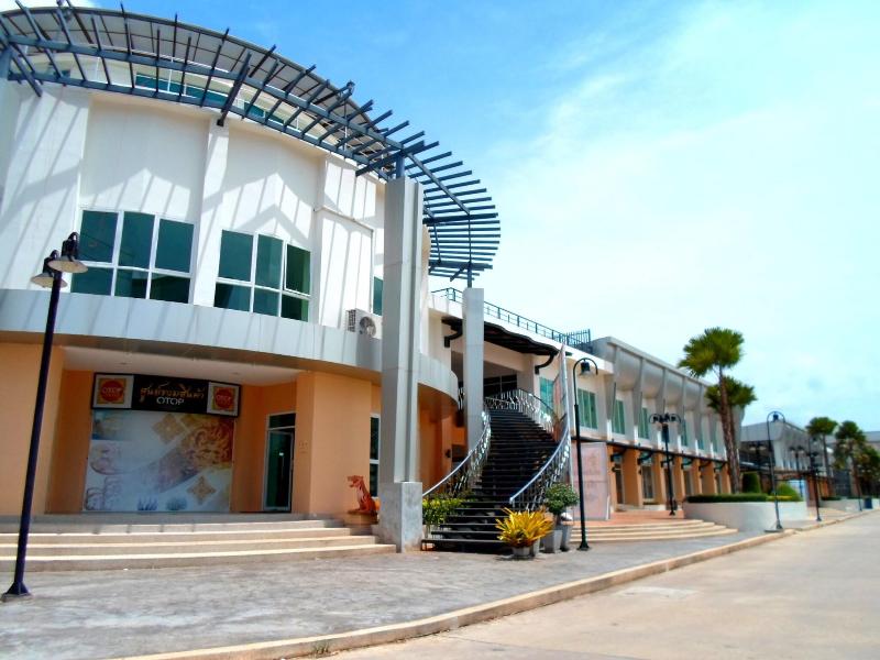 The O Valley Hotel image