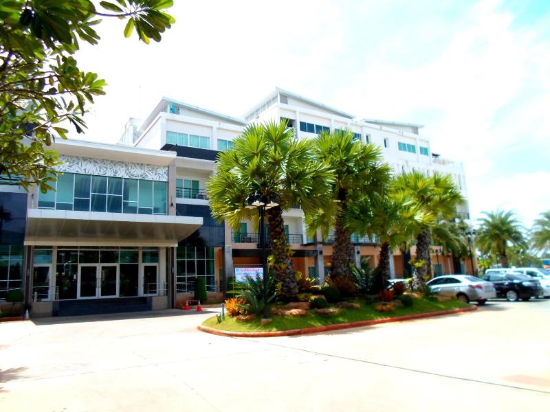 The O Valley Hotel image