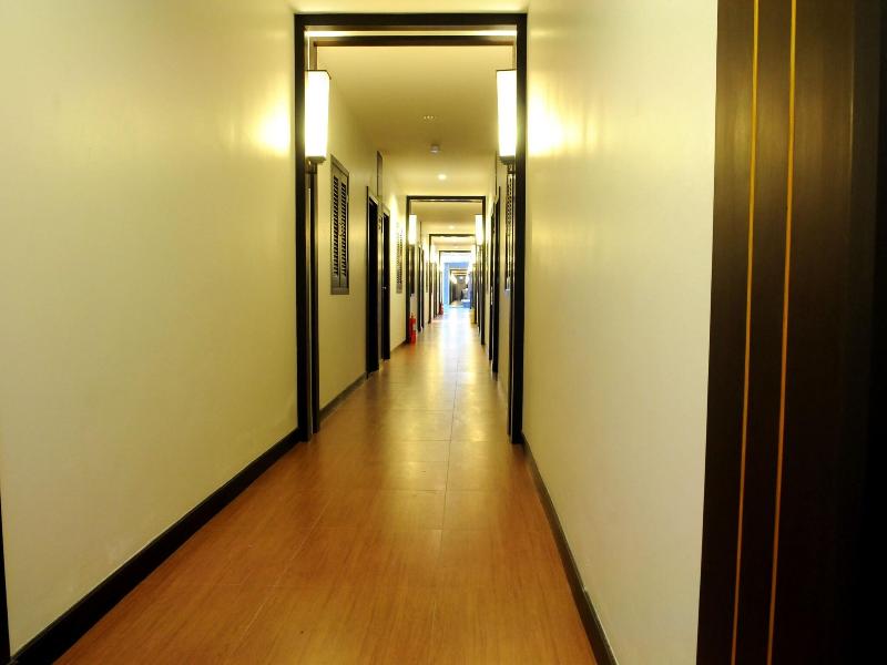 The O Valley Hotel image