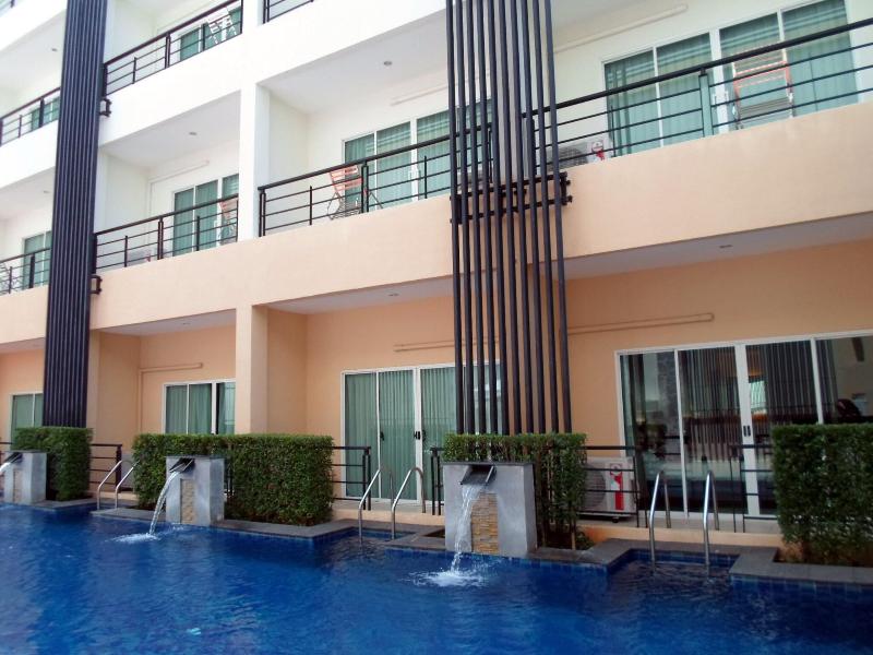The O Valley Hotel image