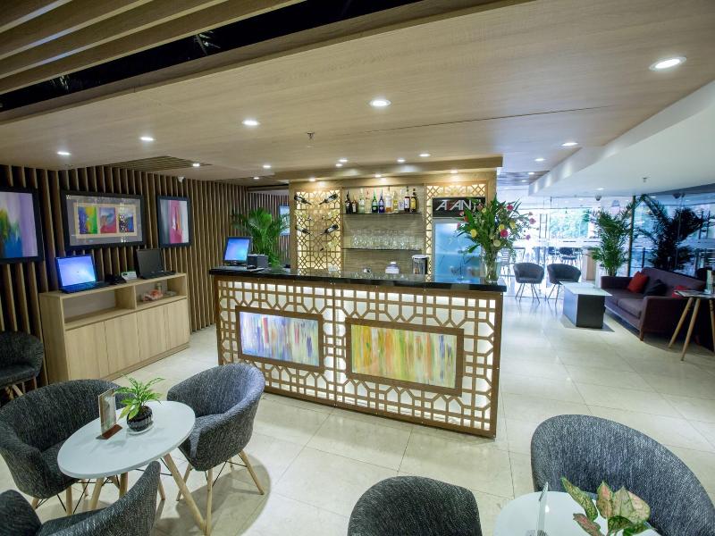Avanti Hotel image