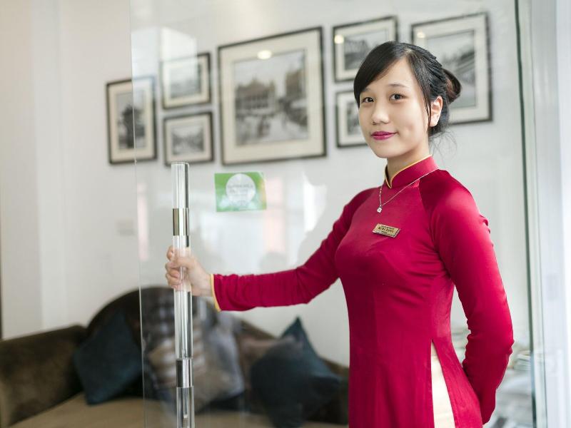 Golden Moon Suite Hotel image