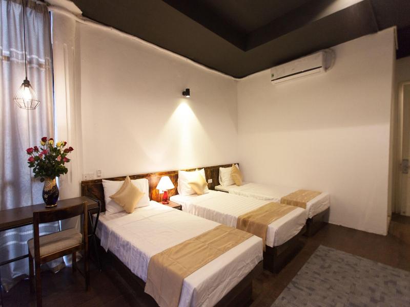 Luxury Backpackers image