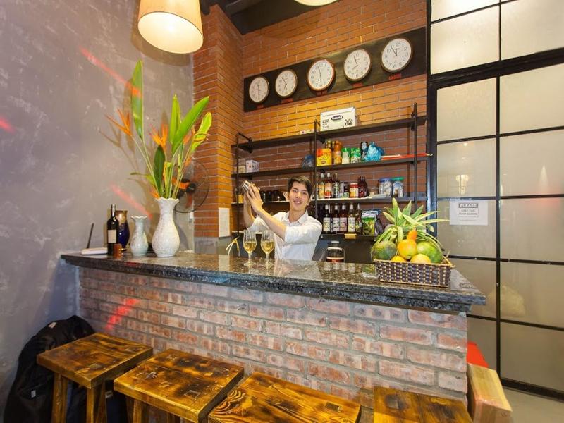 Luxury Backpackers image