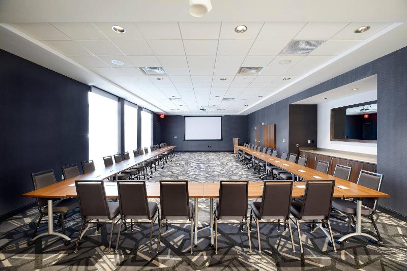 Towneplace Suites Columbus Easton Area image