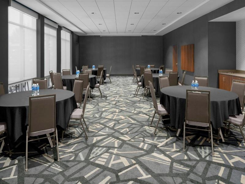 Towneplace Suites Columbus Easton Area image