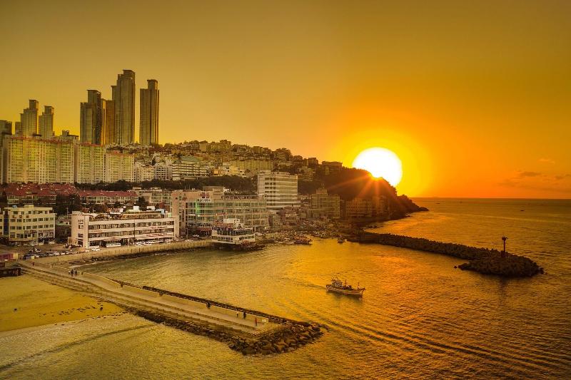 Mipo Oceanside Hotel image
