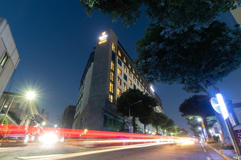 Hotel Win Story image