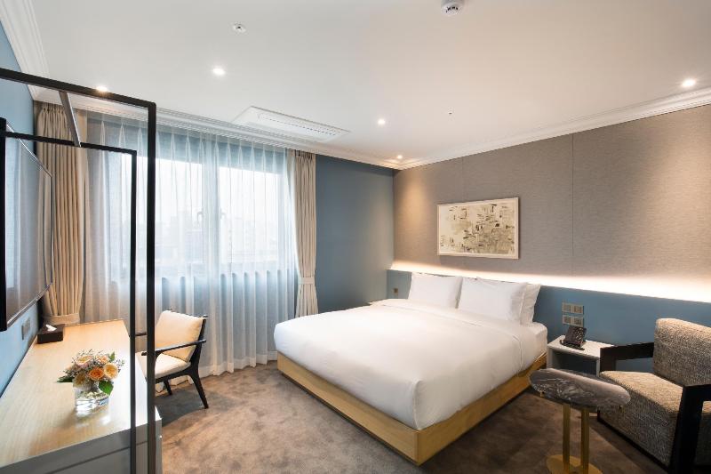 Hound Hotel Premier Nampo image