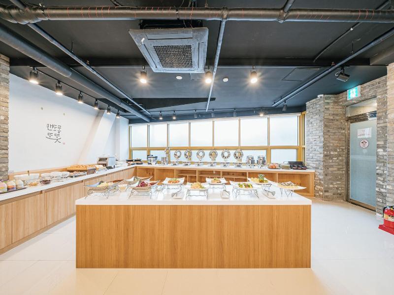 Kenny Story Inn Seogwipo