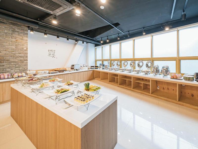 Kenny Story Inn Seogwipo