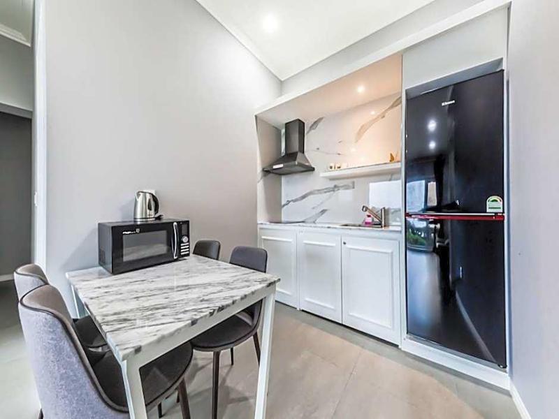 GLADSHEIM HOTEL image