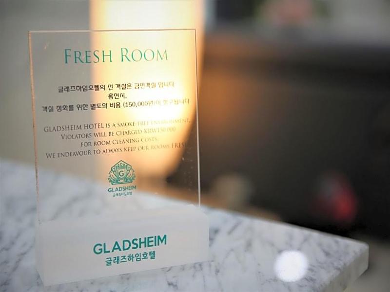 GLADSHEIM HOTEL image