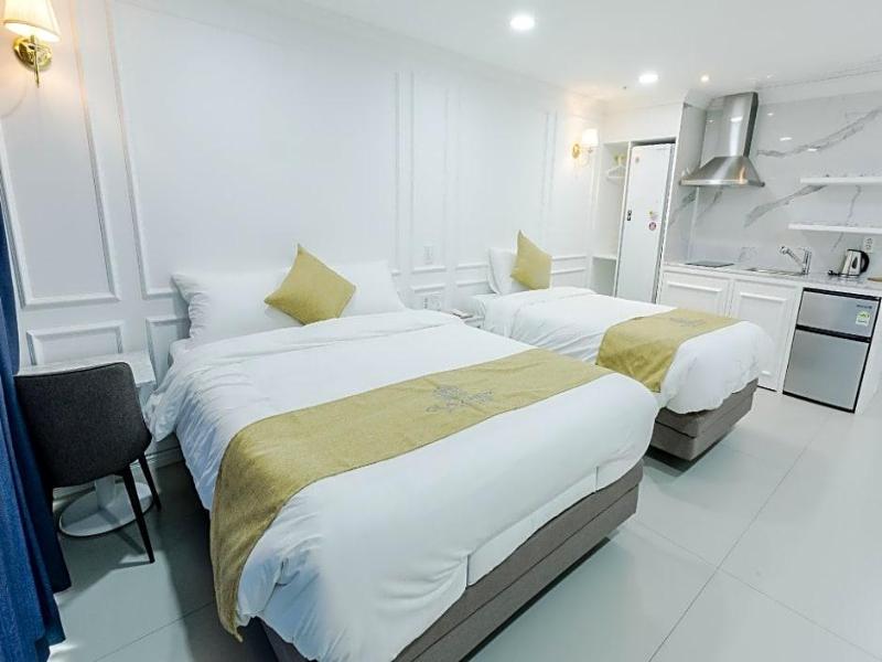 GLADSHEIM HOTEL image
