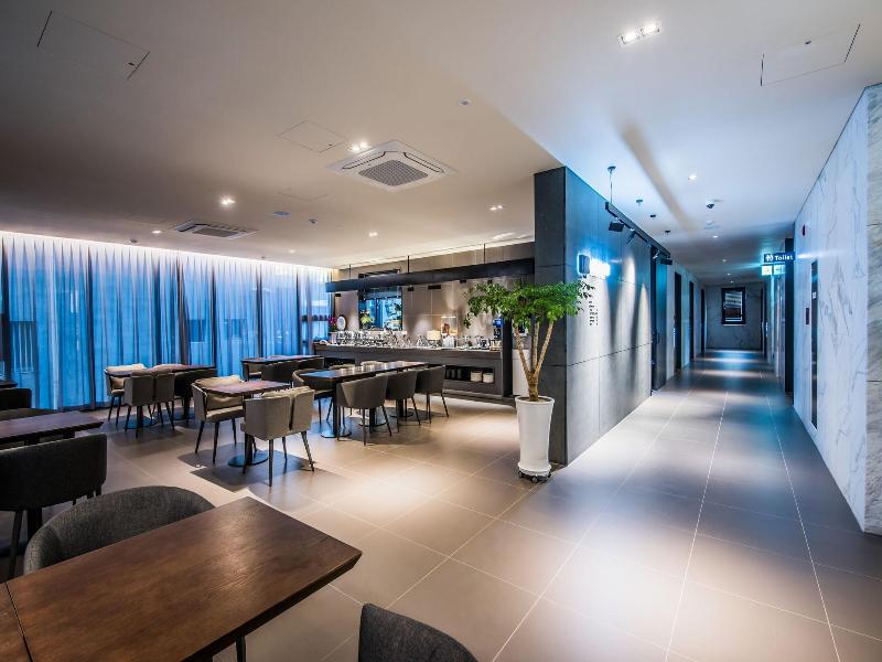 Rivertain Hotel image