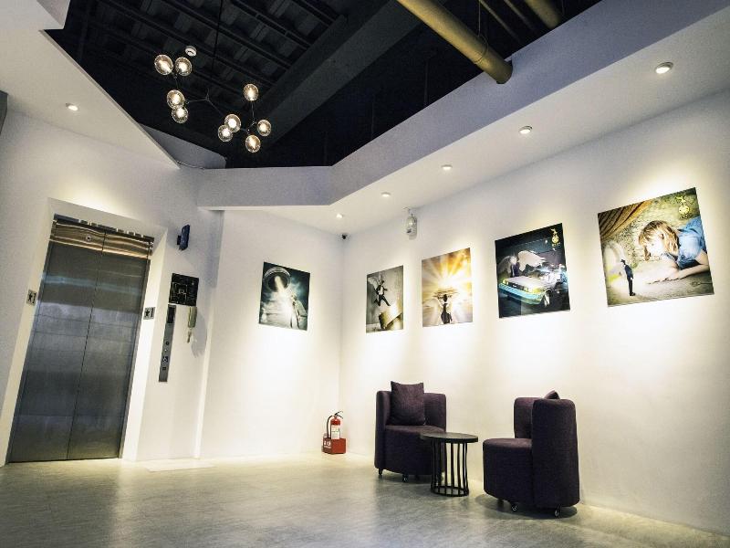 Time Flyer Hotel image