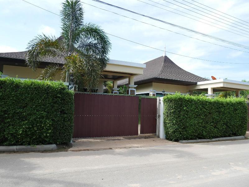 The sea aonang pool villa image