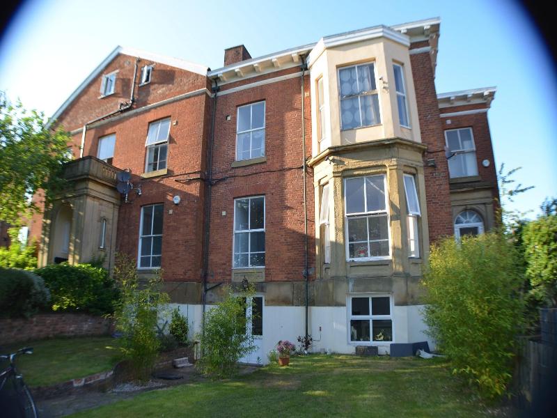 Queens Guest House image