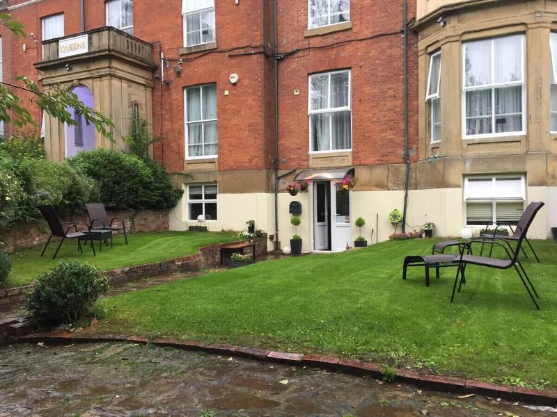 Queens Guest House image