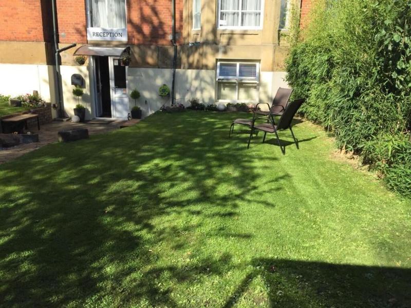 Queens Guest House image