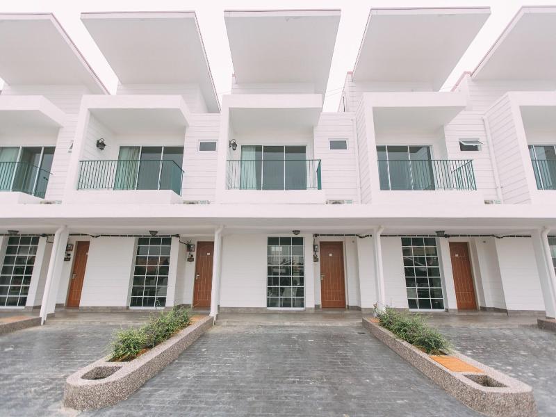 Tasik Villa International Resort image