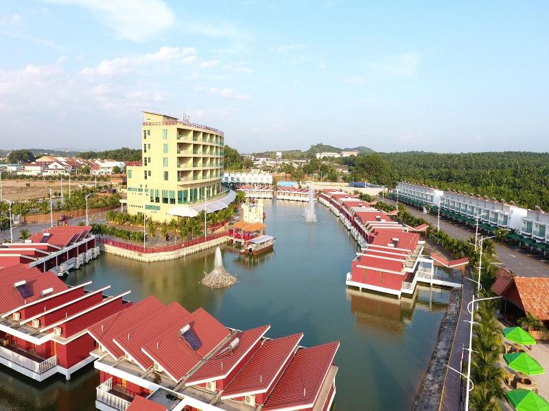 Tasik Villa International Resort image