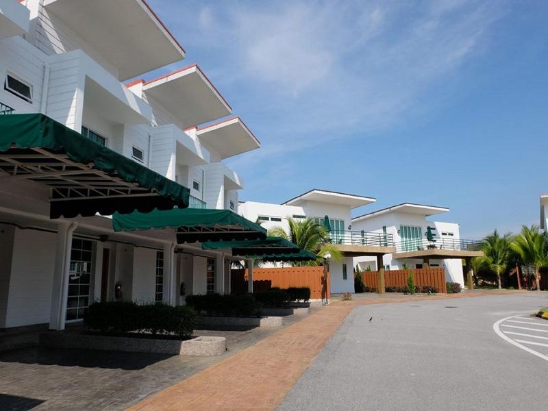 Tasik Villa International Resort image