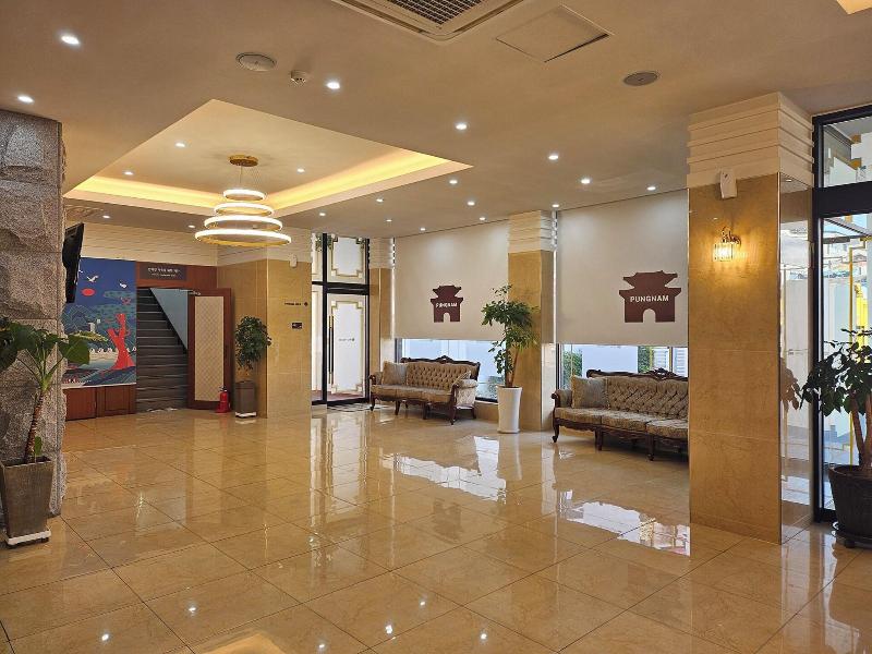 Pungnam Tourist Hotel