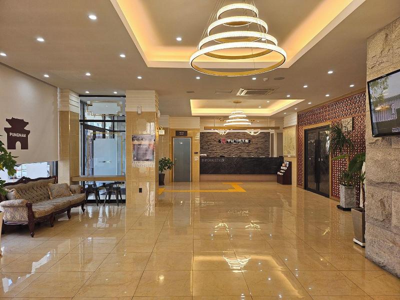 Pungnam Tourist Hotel image
